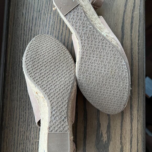 Dune - sand color wedges - size 8 - Picture 2 of 4